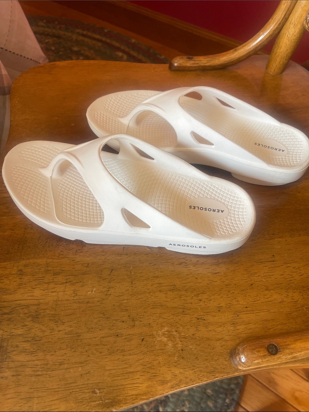 AEROSOLES White Women's Comfort Flip Flop Sandals - Picture 2 of 5